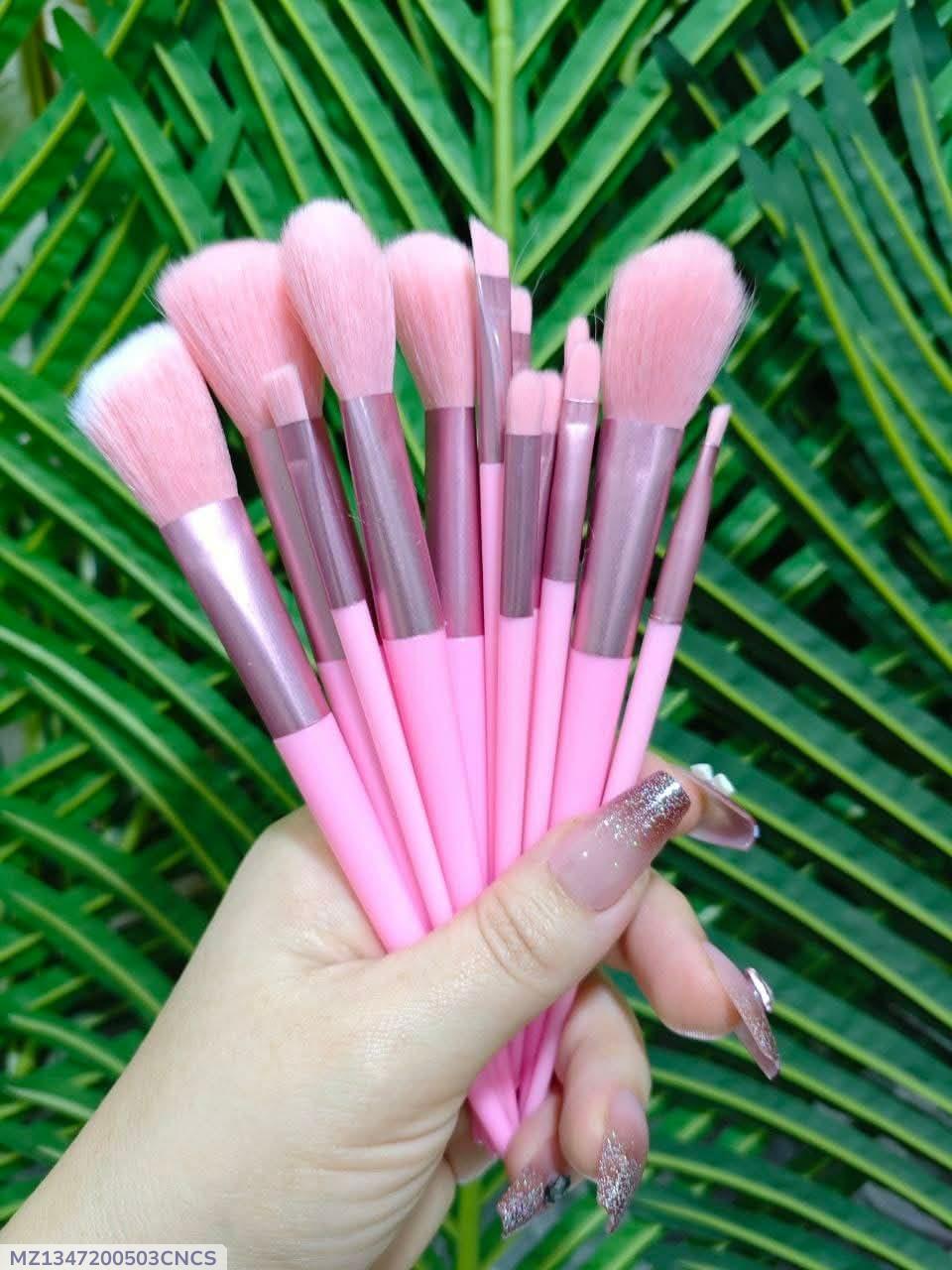 12 Pcs Reusable Makeup Brushes For Flawless Blending & Contouring
